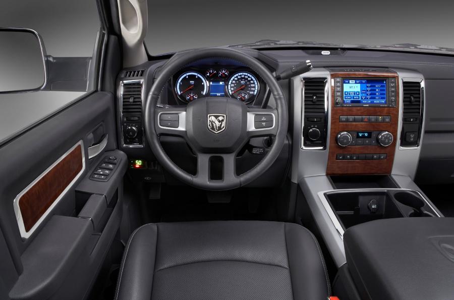  Dodge Ram 2500 Laramie Crew Cab 2010 года  (фото 9 из 24)